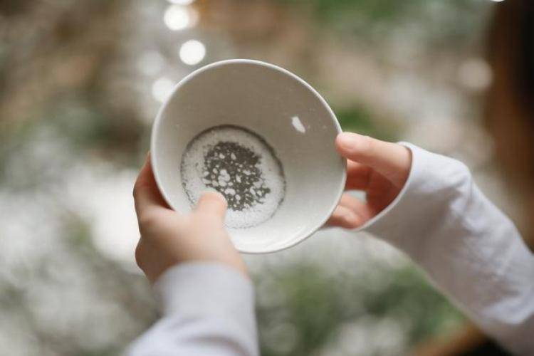 手工羽毛扇網(wǎng)站如何憑借傳統(tǒng)工藝傳承擴大流量？同行都是怎么做的？